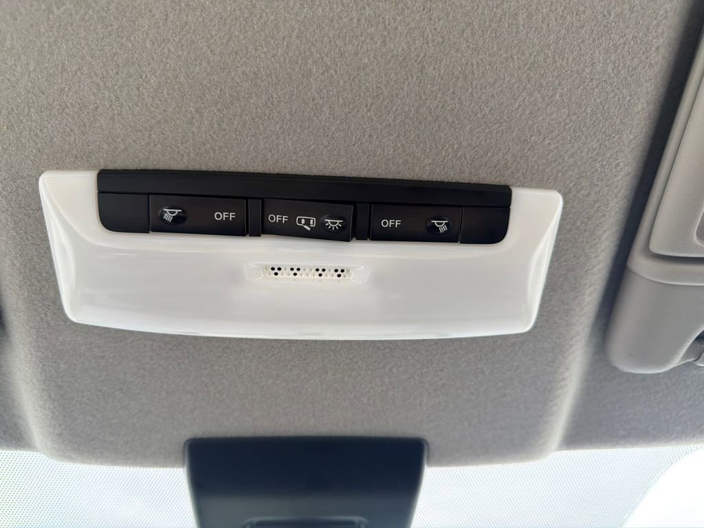 Used 2023 Nissan Kicks SV image 14