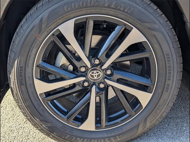 Used 2024 Toyota Corolla Cross XSE w/ Convenience Package image 20