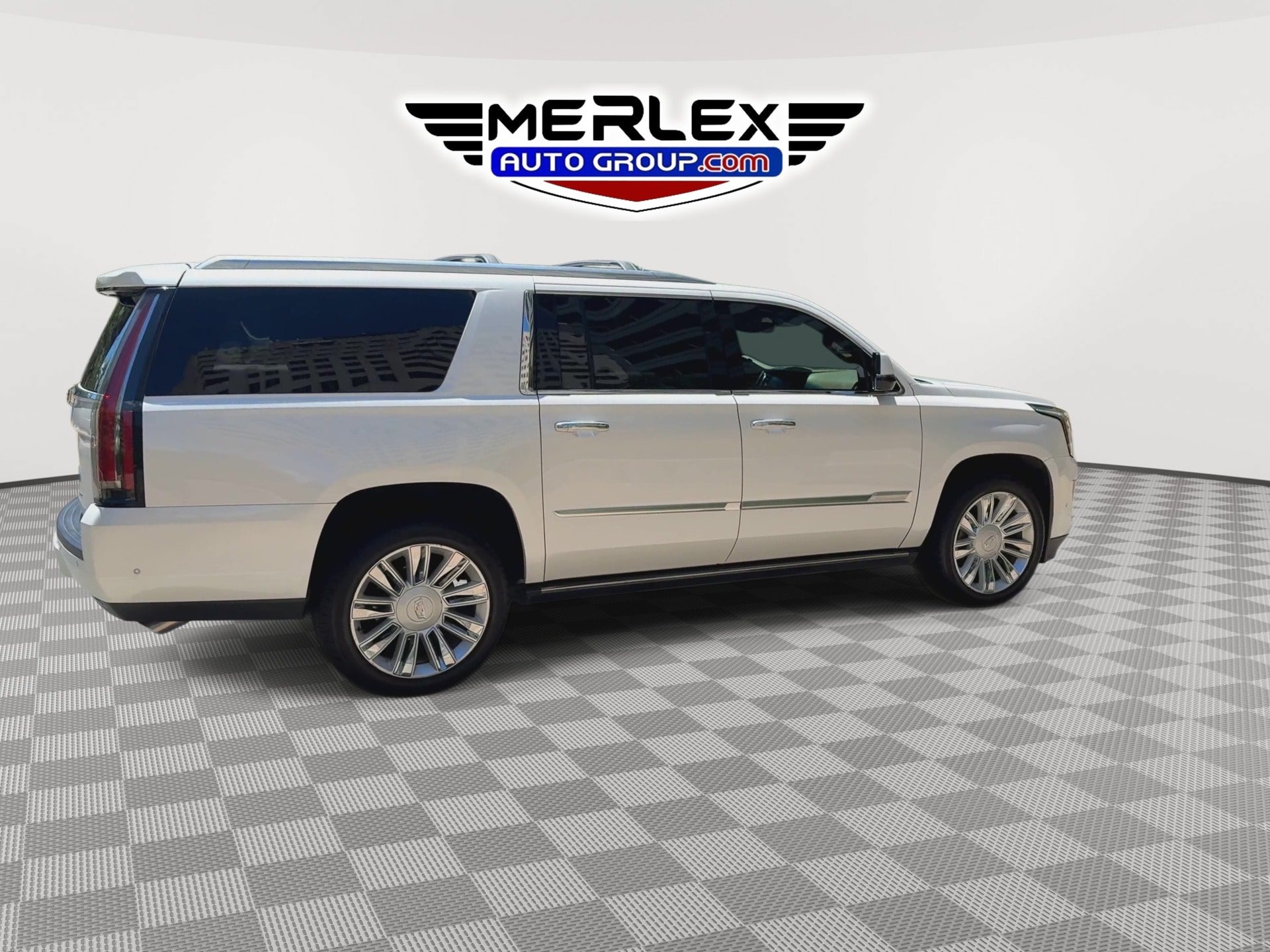 Used 2018 Cadillac Escalade ESV Platinum AWD/4WD image 8