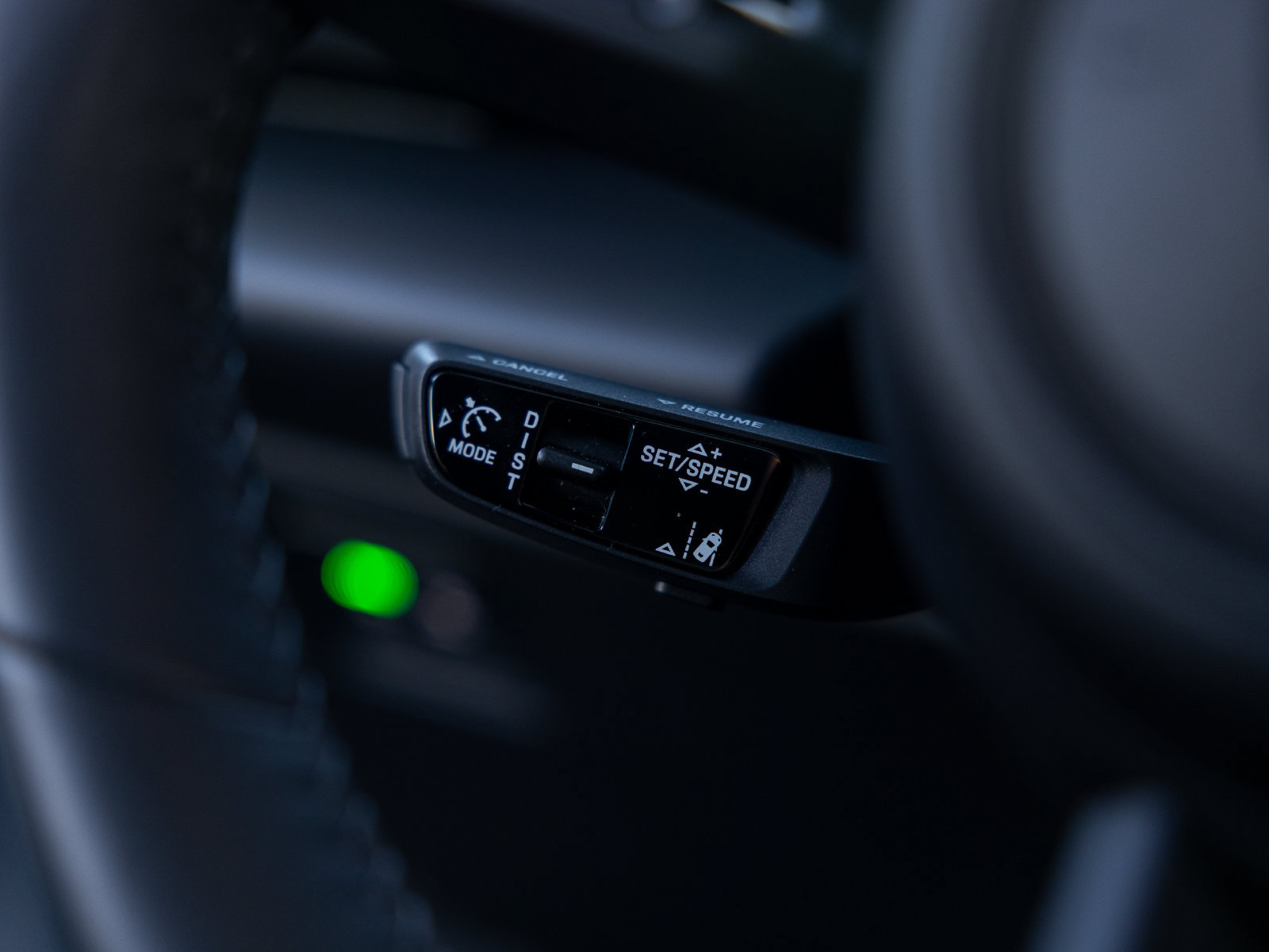 Certified 2025 Porsche Macan 4S Electric AWD/4WD image 48