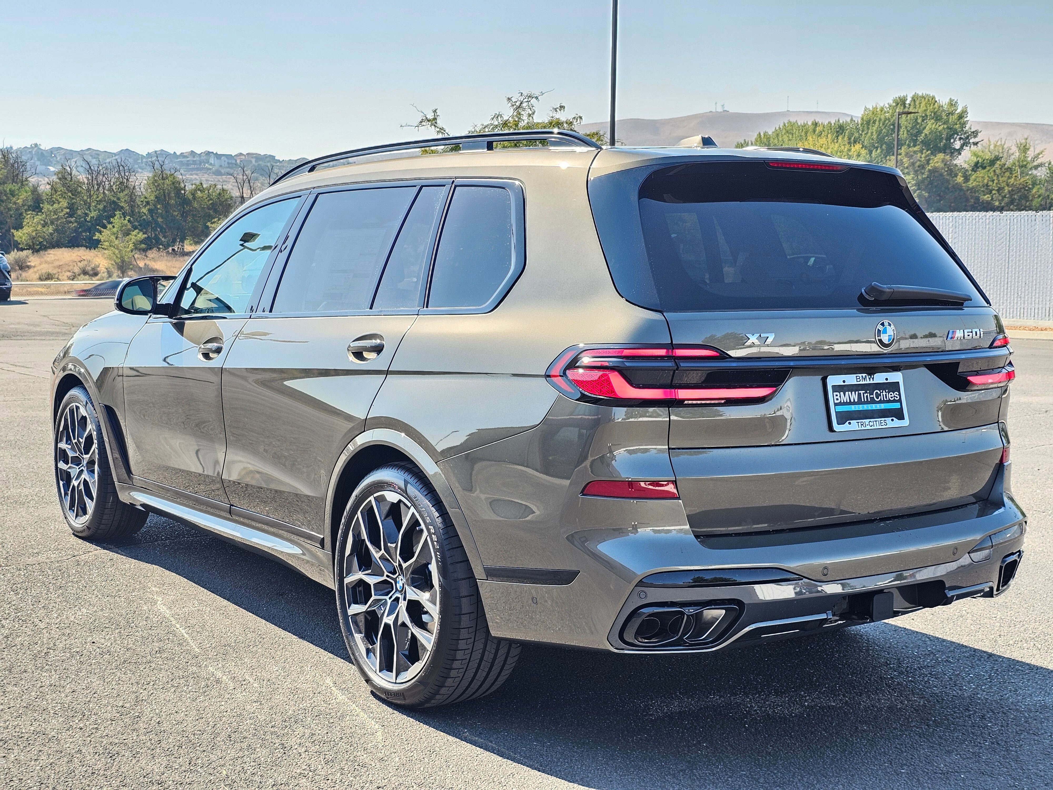 New 2026 BMW X7 M60i image 4