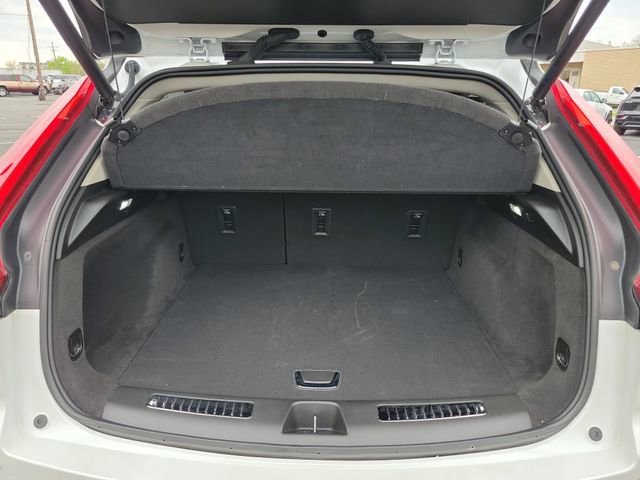 Certified 2023 Cadillac XT4 Premium Luxury w/ Cold Weather Package image 27