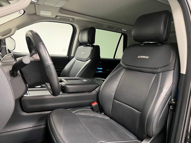 Used 2025 Ford Expedition Platinum AWD/4WD image 21