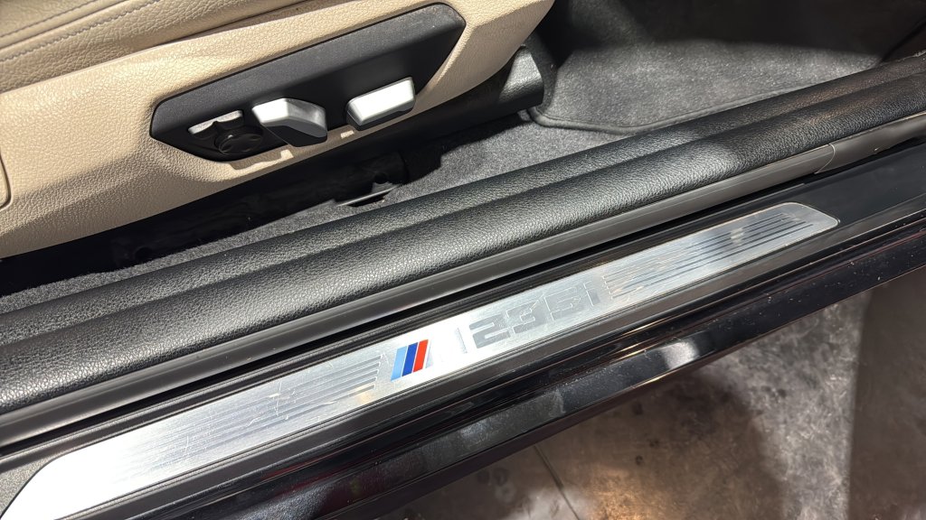 Used 2016 BMW M235i Convertible image 25