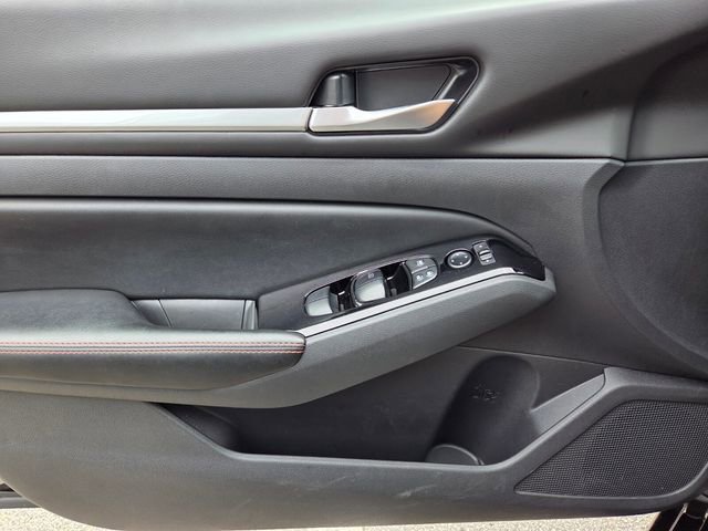Used 2025 Nissan Altima 2.5 SR FWD image 30