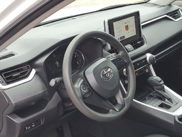 Used 2025 Toyota RAV4 XLE AWD/4WD image 7