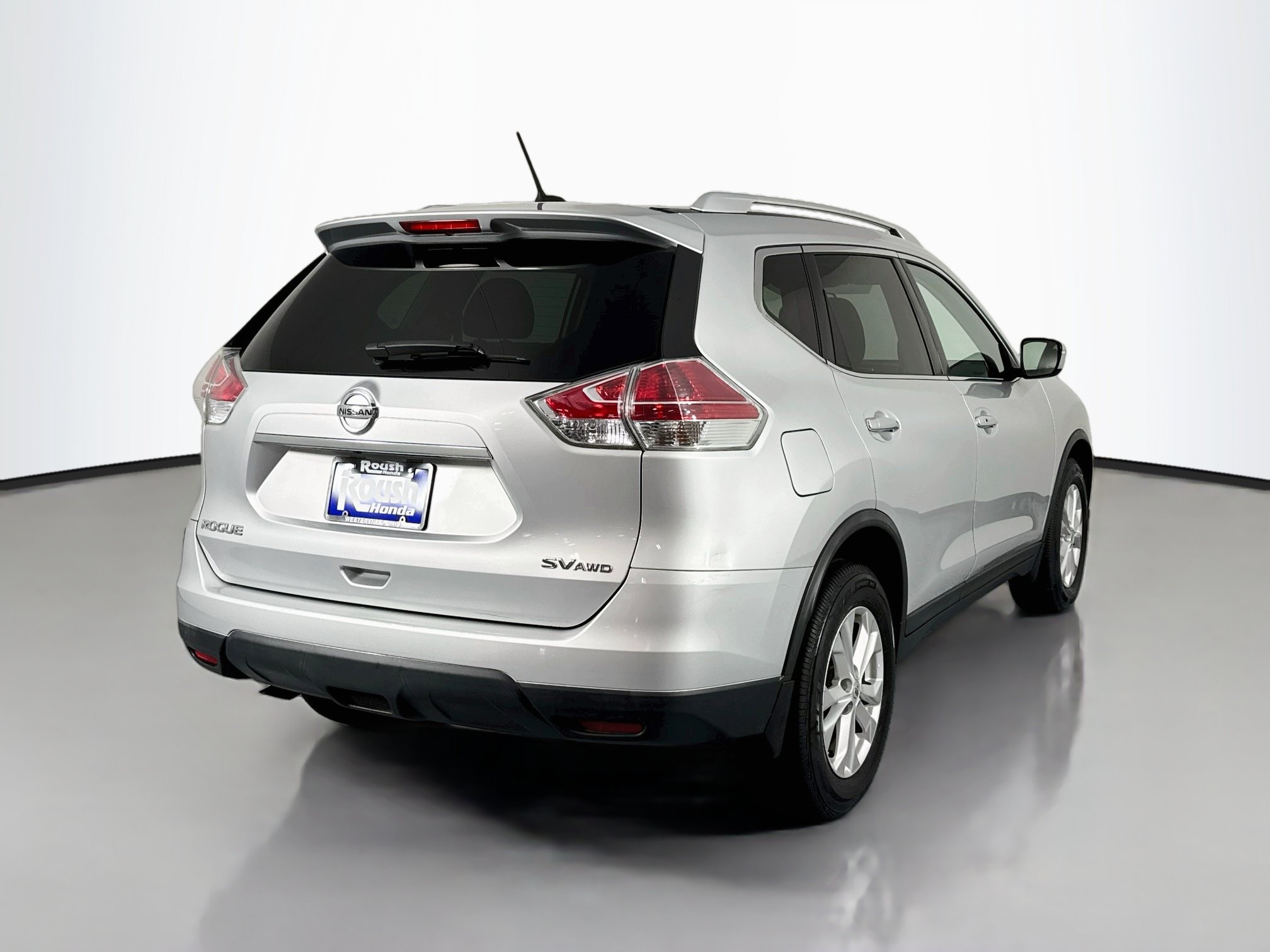 Used 2016 Nissan Rogue SV AWD/4WD image 5