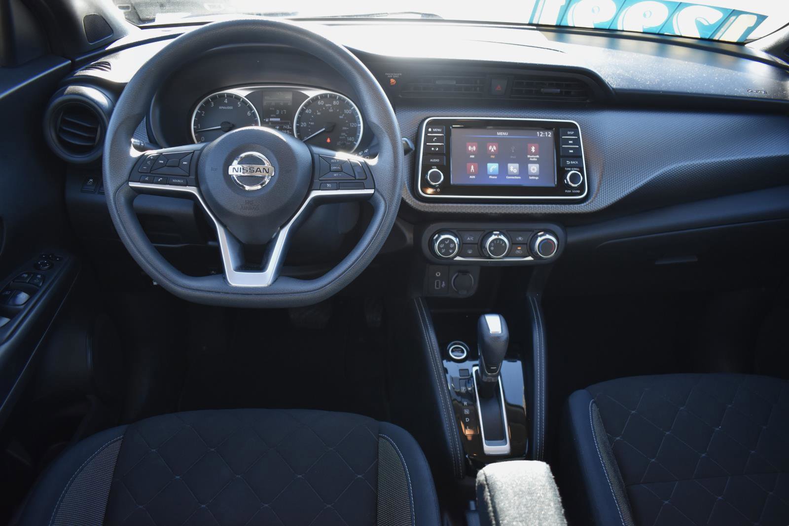 Used 2018 Nissan Kicks S image 18