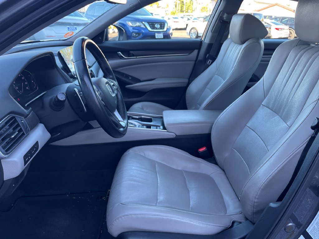 Used 2018 Honda Accord Touring image 9