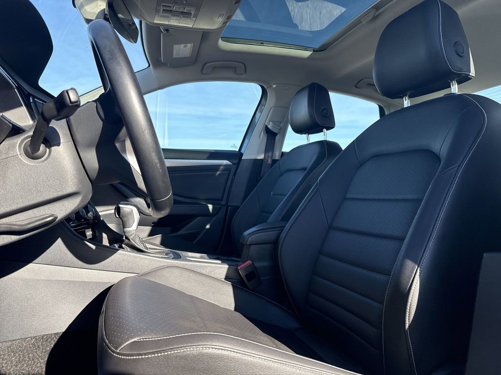 Used 2024 Volkswagen Jetta SE FWD image 13