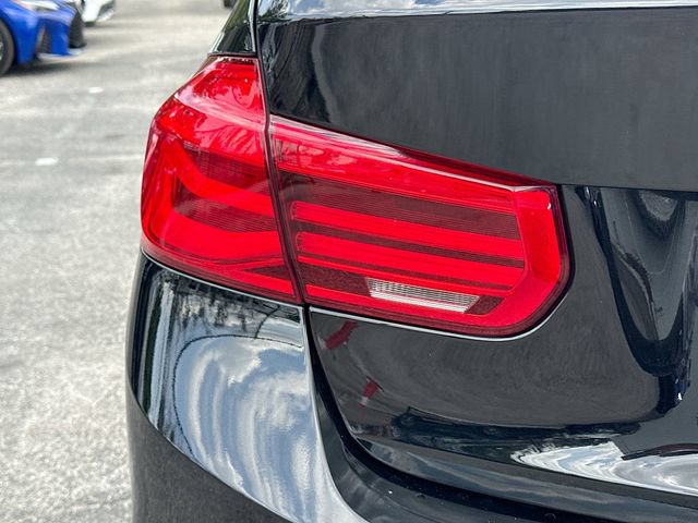 Used 2018 BMW 320i Sedan RWD image 10