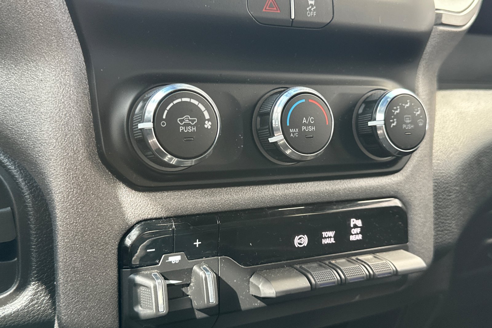 Used 2024 RAM 3500 Tradesman w/ Chrome Appearance Group AWD/4WD image 30