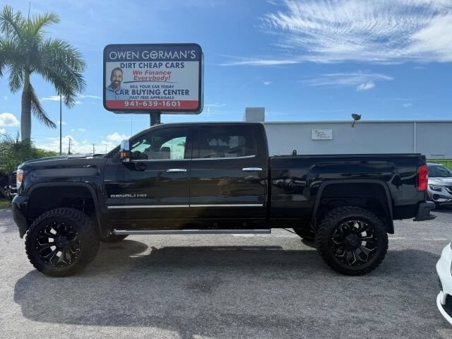 Used 2019 GMC Sierra 2500 Denali AWD/4WD image 1