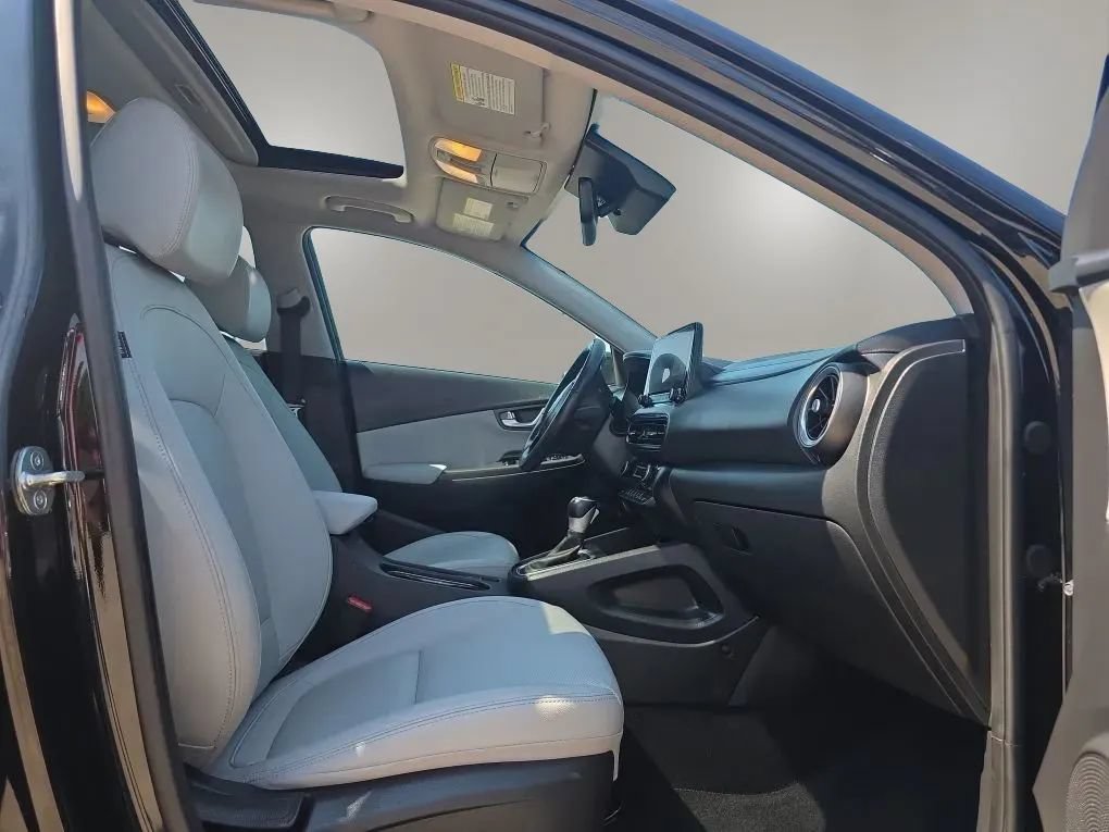 Used 2023 Hyundai Kona Limited AWD/4WD image 49