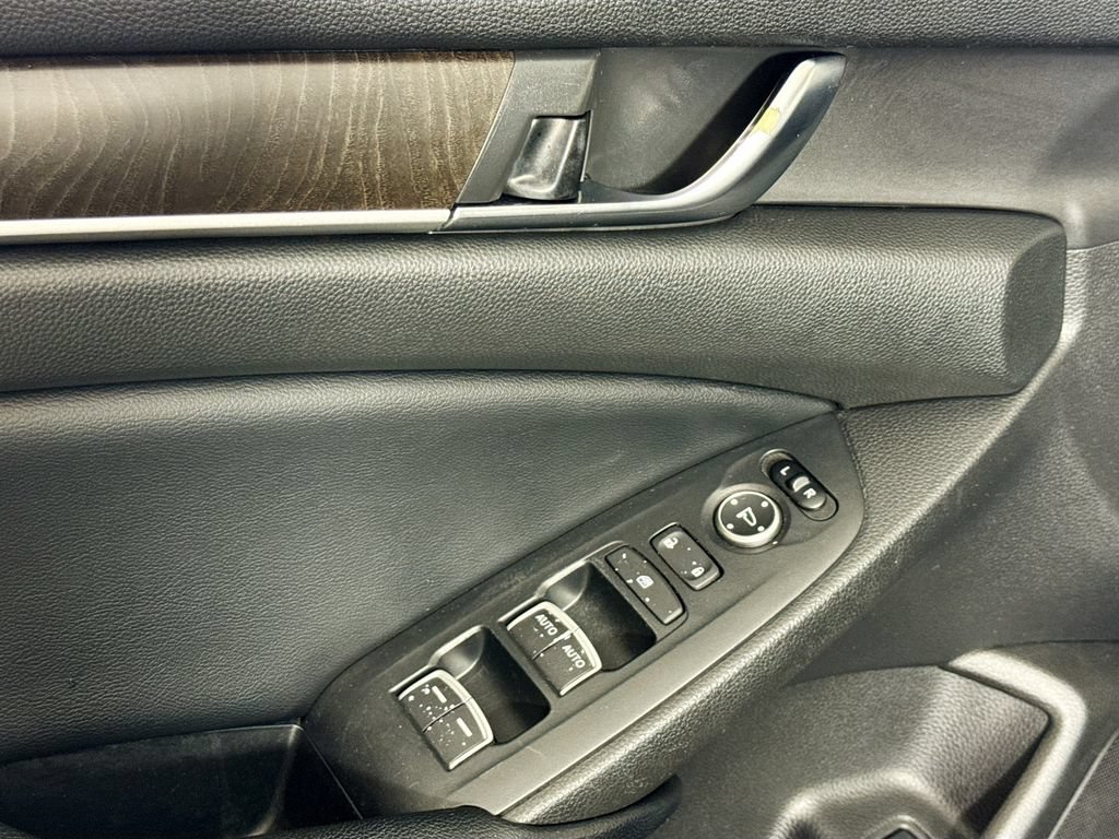 Used 2018 Honda Accord EX image 20