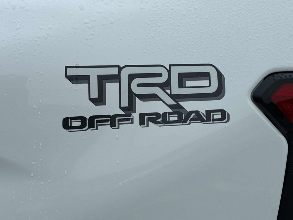 Used 2024 Toyota Tacoma TRD Sport AWD/4WD image 18