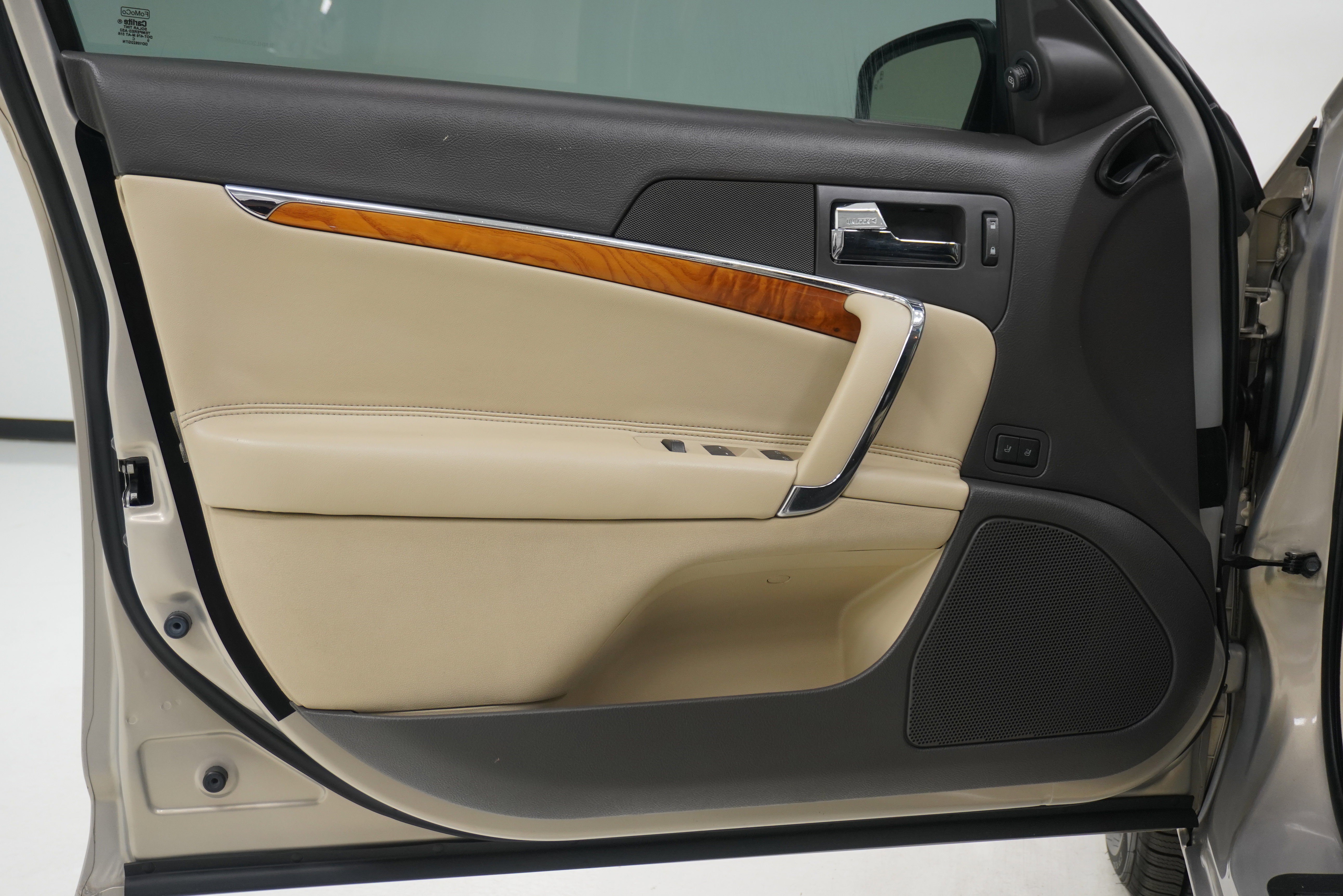 Used 2010 Lincoln MKZ image 14