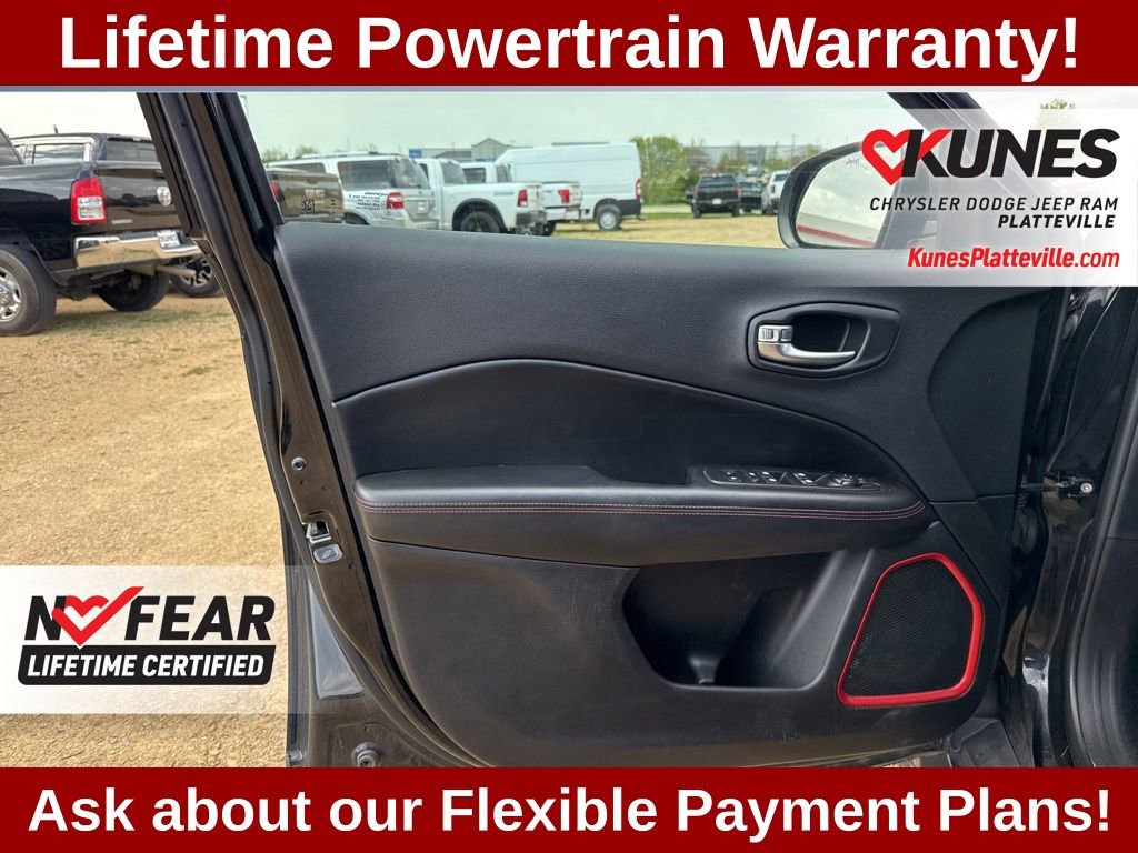 Used 2019 Jeep Compass Trailhawk w/ Cold Weather Group AWD/4WD image 12