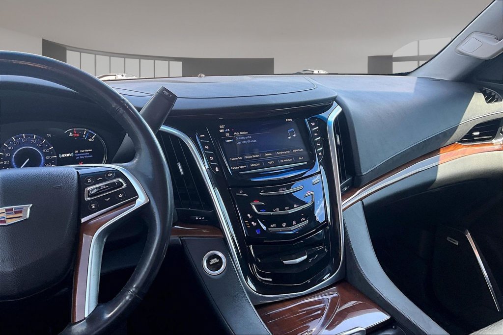 Used 2019 Cadillac Escalade Luxury AWD/4WD image 6