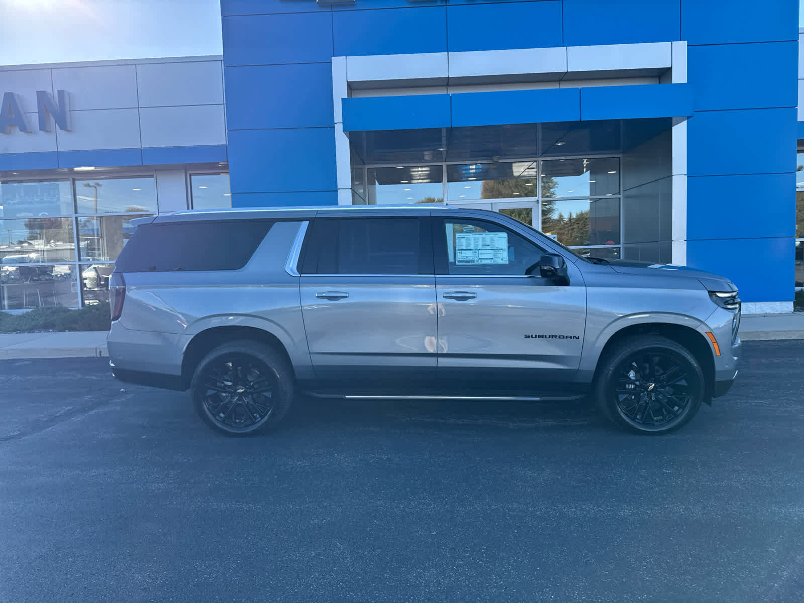 New 2026 Chevrolet Suburban Premier image 2