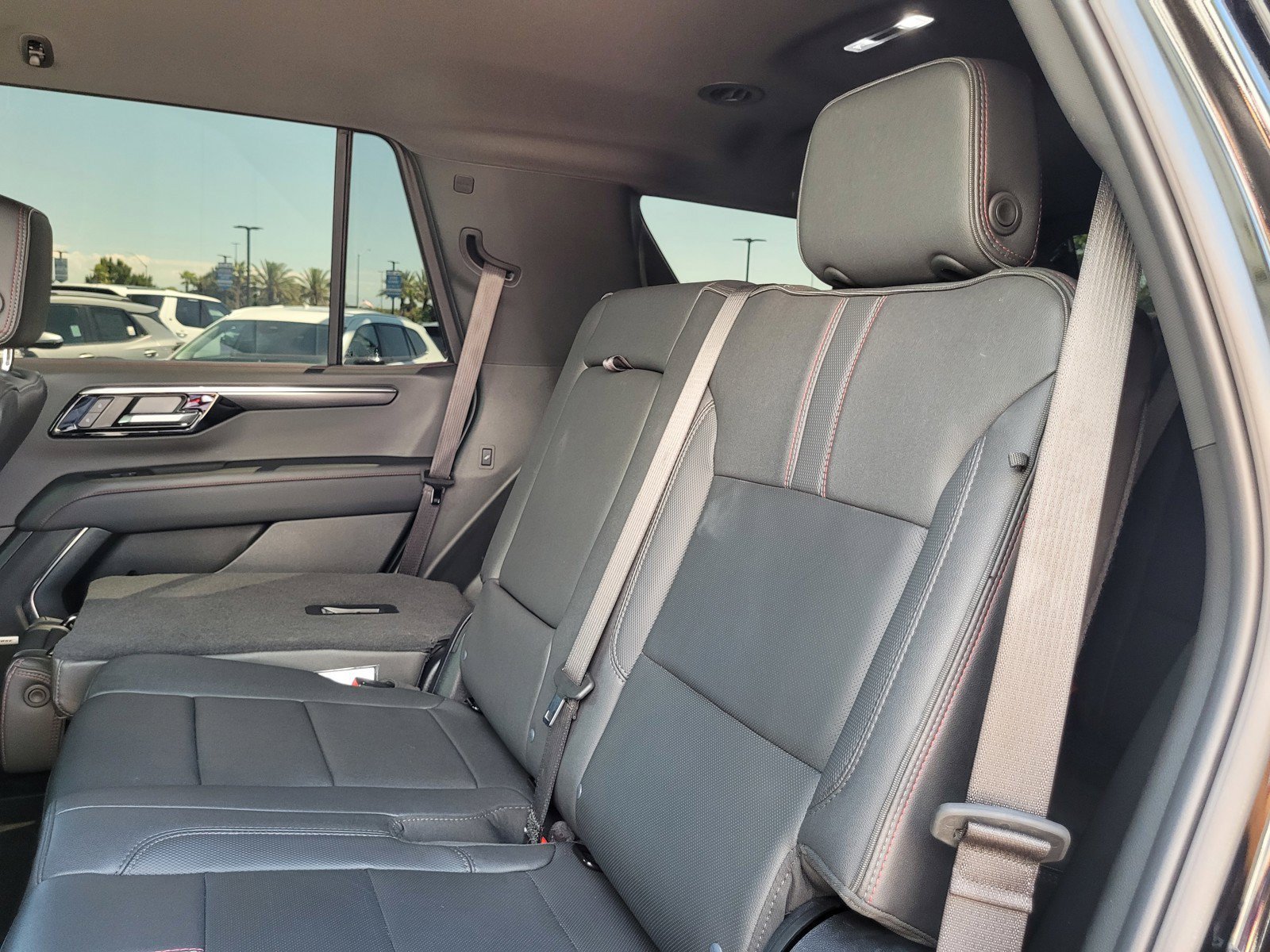Used 2025 Chevrolet Tahoe RST w/ Comfort Package AWD/4WD image 14