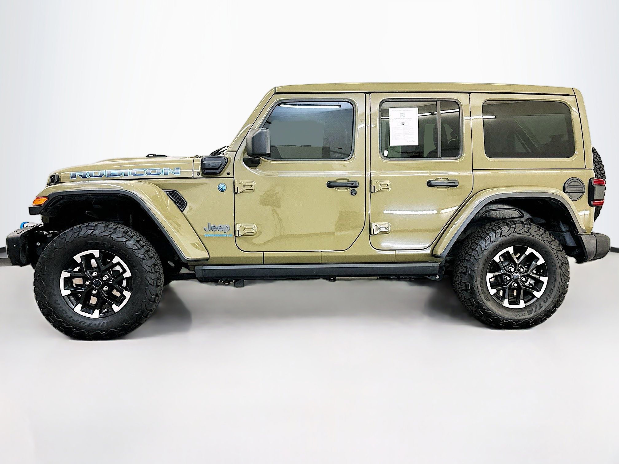 Used 2025 Jeep Wrangler Unlimited Rubicon 4xe image 4