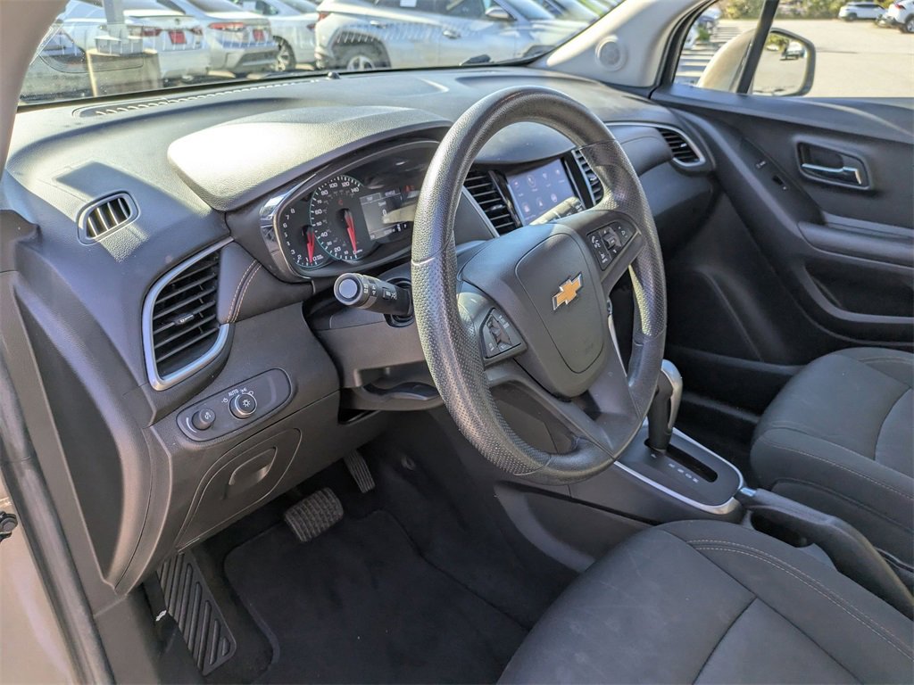 Used 2020 Chevrolet Trax LT image 17