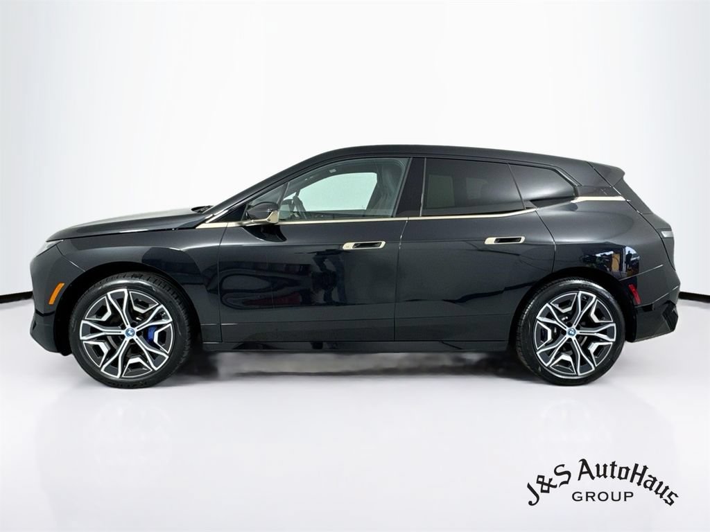 Used 2024 BMW iX xDrive50 w/ Premium Package AWD/4WD image 4