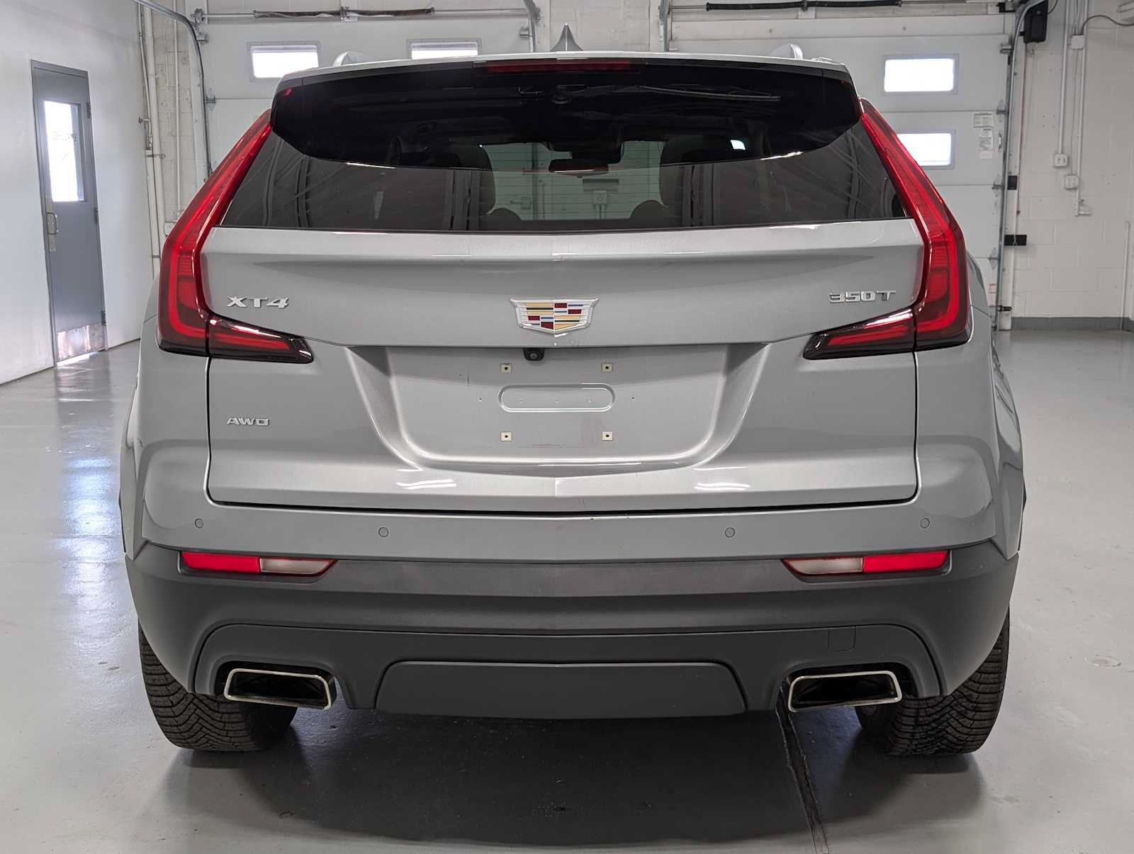 Used 2023 Cadillac XT4 Luxury w/ Cold Weather Package AWD/4WD image 9