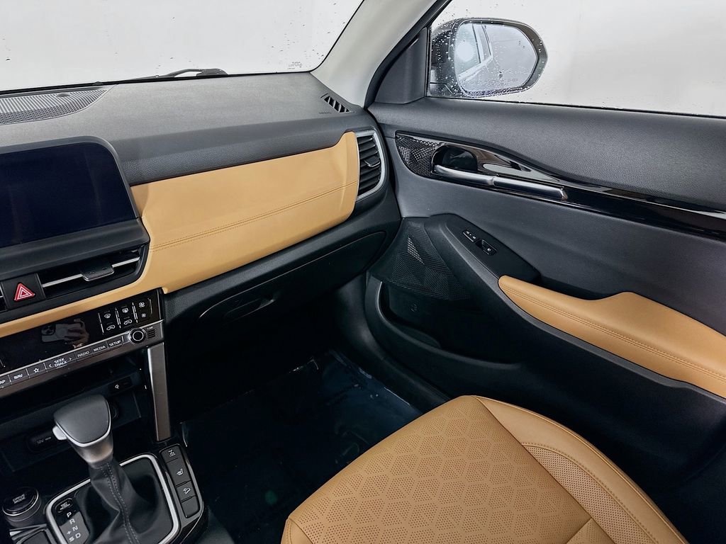 Used 2024 Kia Seltos EX image 32