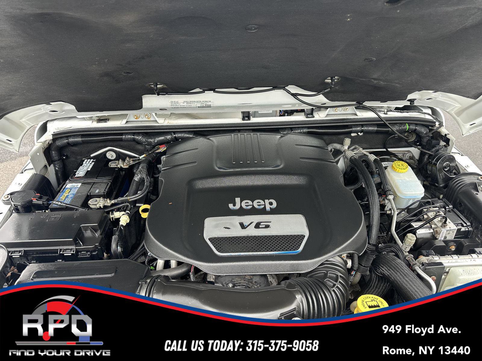 Used 2017 Jeep Wrangler Unlimited Sahara w/ Connectivity Group image 13