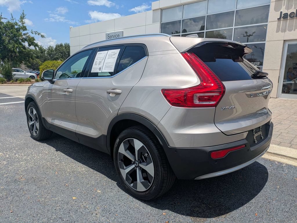 Certified 2023 Volvo XC40 B5 Plus w/ Protection Package Premier AWD/4WD image 4