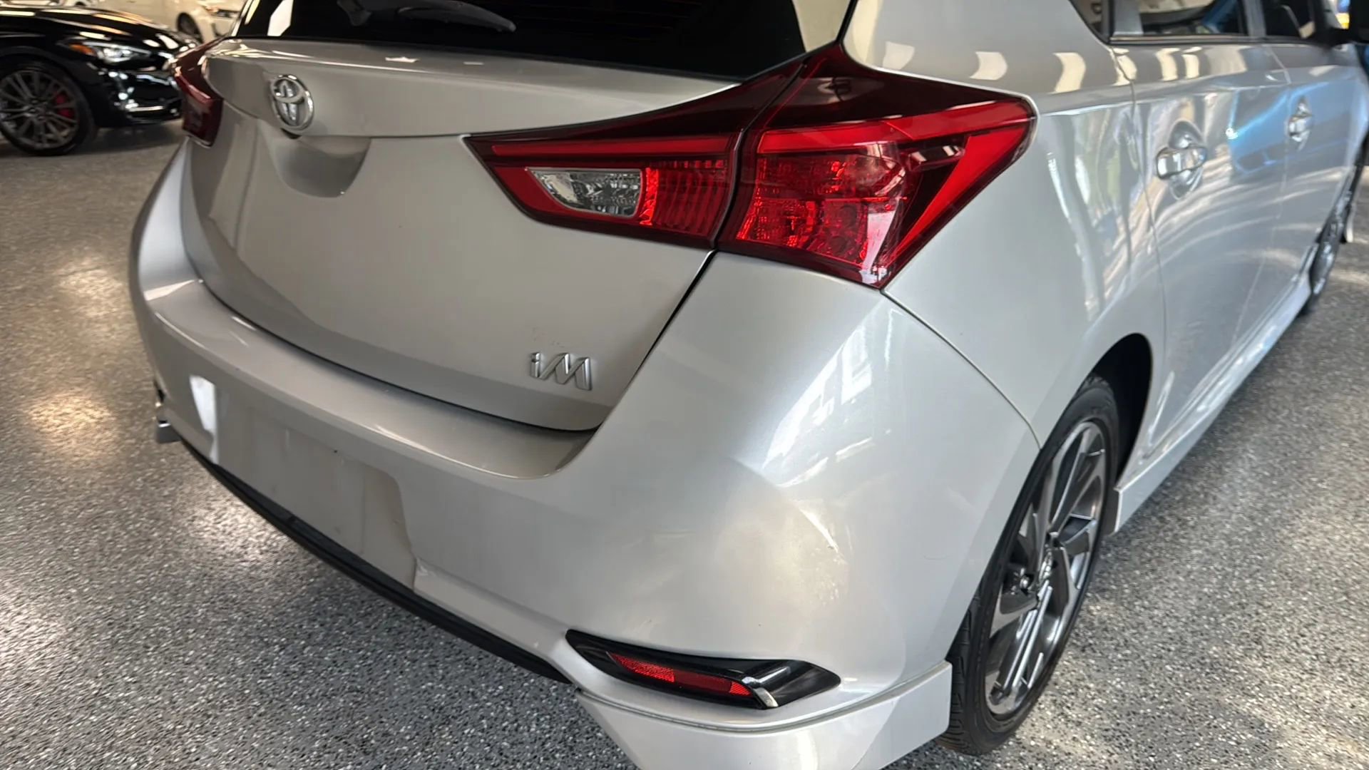 Used 2018 Toyota Corolla iM FWD image 35