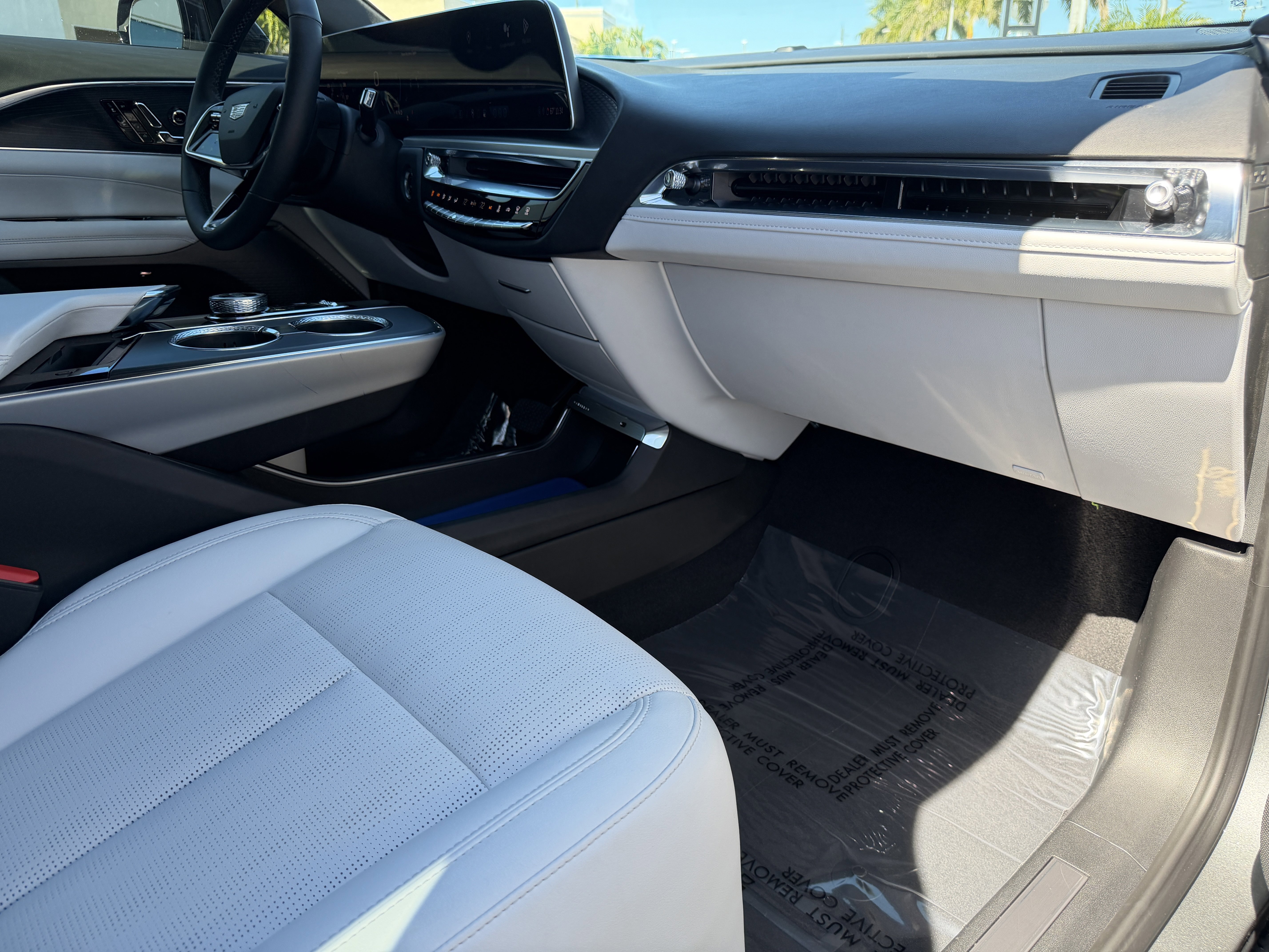 Certified 2024 Cadillac Lyriq Luxury image 12