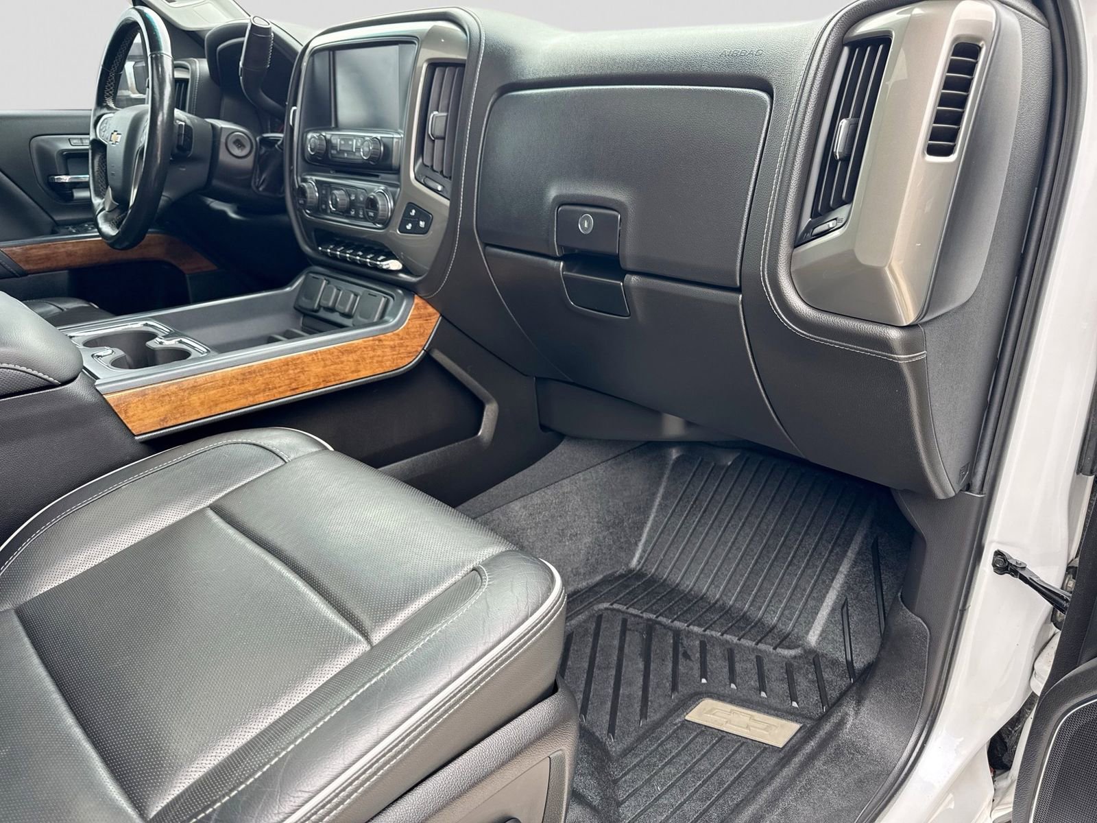 Used 2019 Chevrolet Silverado 2500 High Country image 8