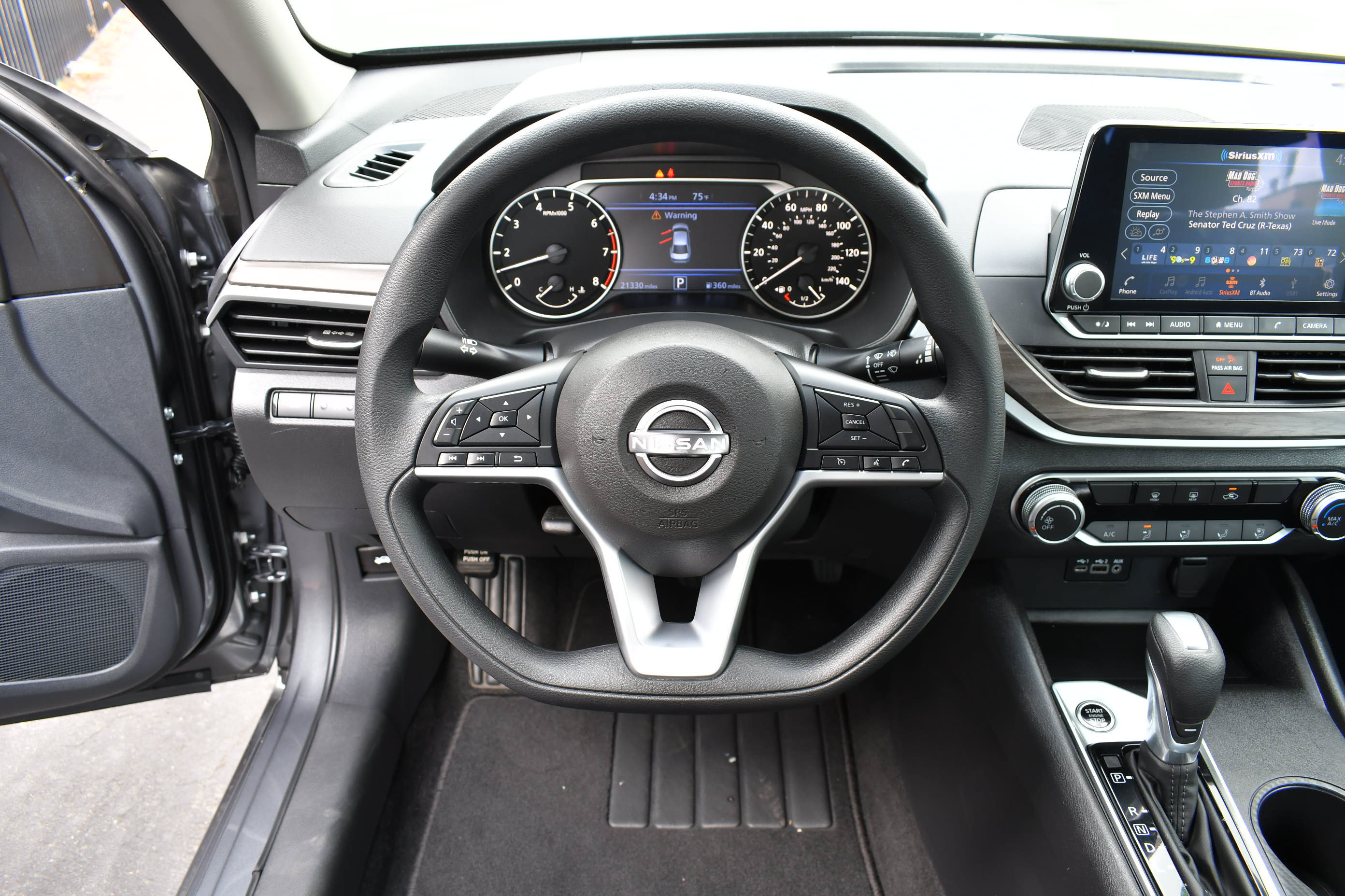 Used 2025 Nissan Altima 2.5 SV FWD image 15