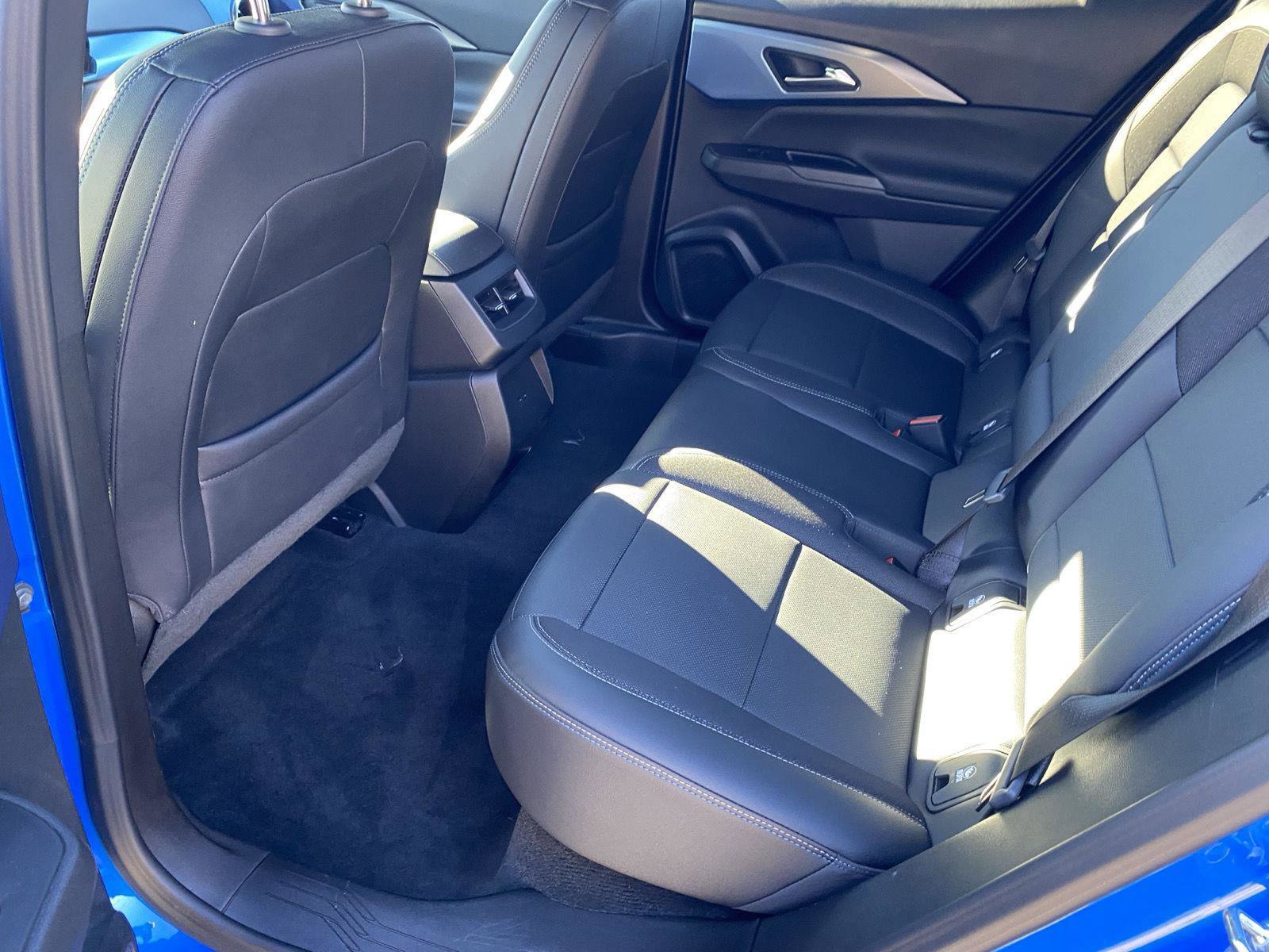 Used 2025 Chevrolet Equinox EV LT w/ Convenience Package image 12