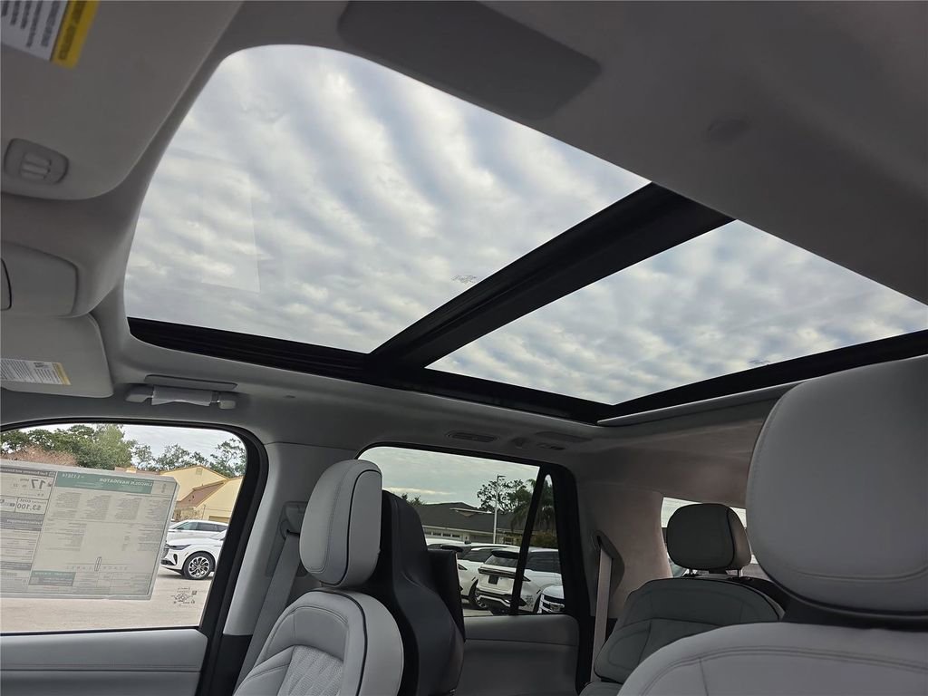 New 2025 Lincoln Navigator L Black Label w/ Black Label Special Edition image 23