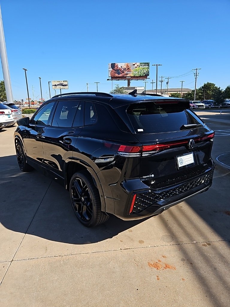 New 2026 Volkswagen Tiguan SE R-Line image 7