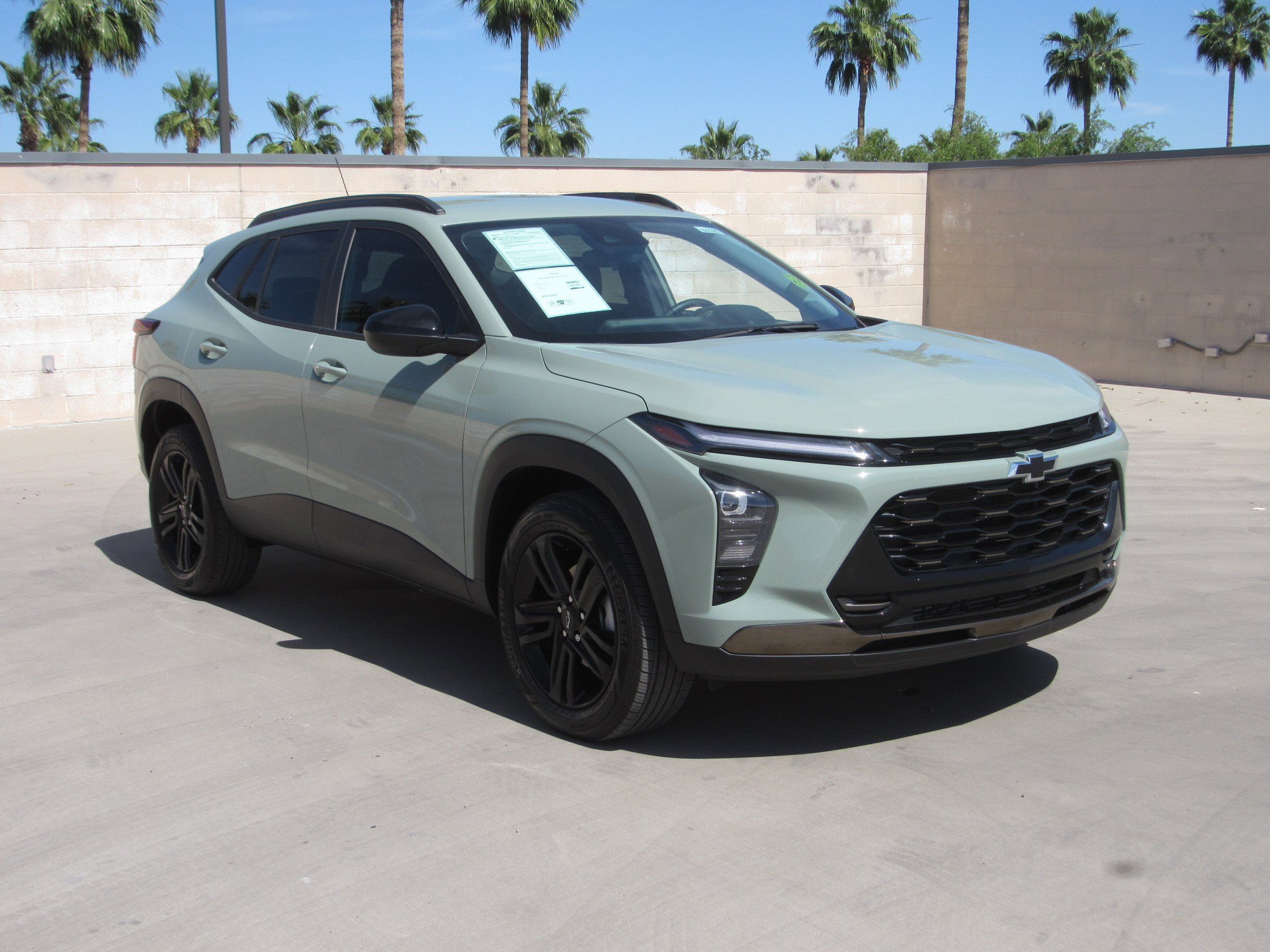 Used 2025 Chevrolet Trax ACTIV w/ Driver Confidence Package image 2