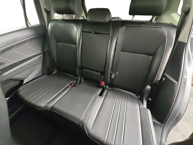 Used 2023 Volkswagen Tiguan SE AWD/4WD image 13