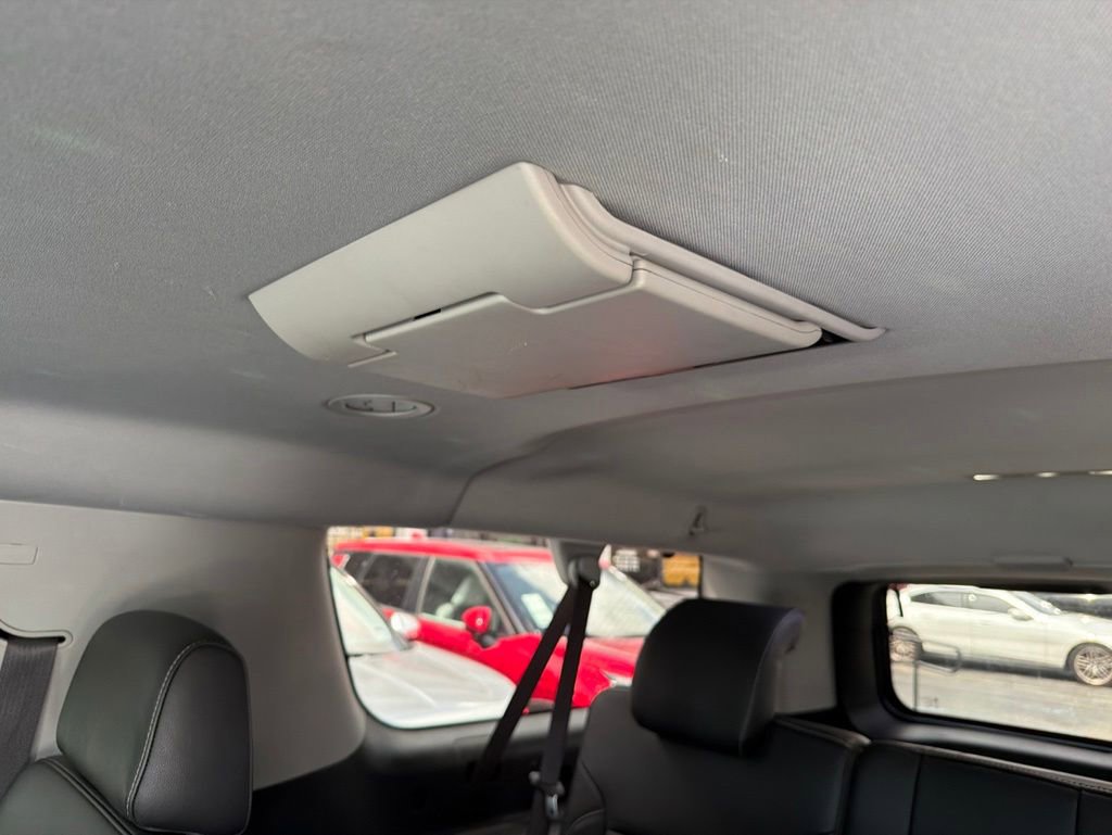Used 2020 Chevrolet Suburban LT RWD image 7