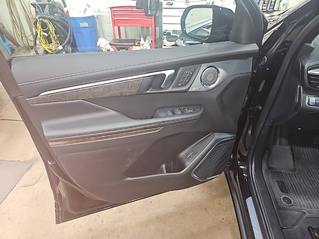 Certified 2025 Buick Enclave Avenir w/ Super Cruise Package image 14