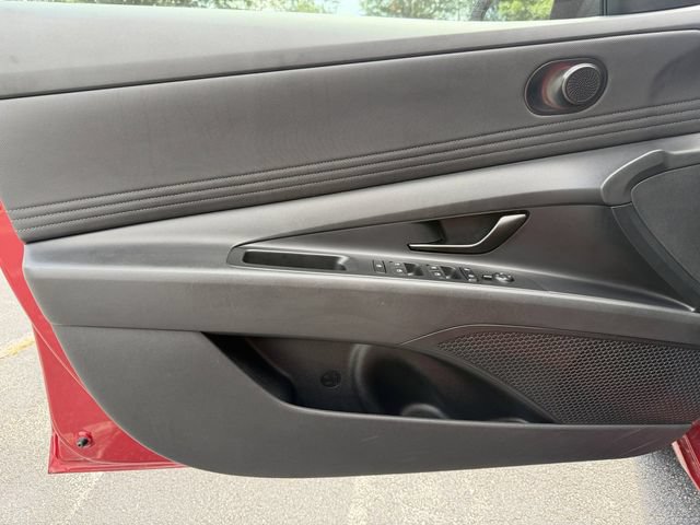 Used 2025 Hyundai Elantra Sport FWD image 9