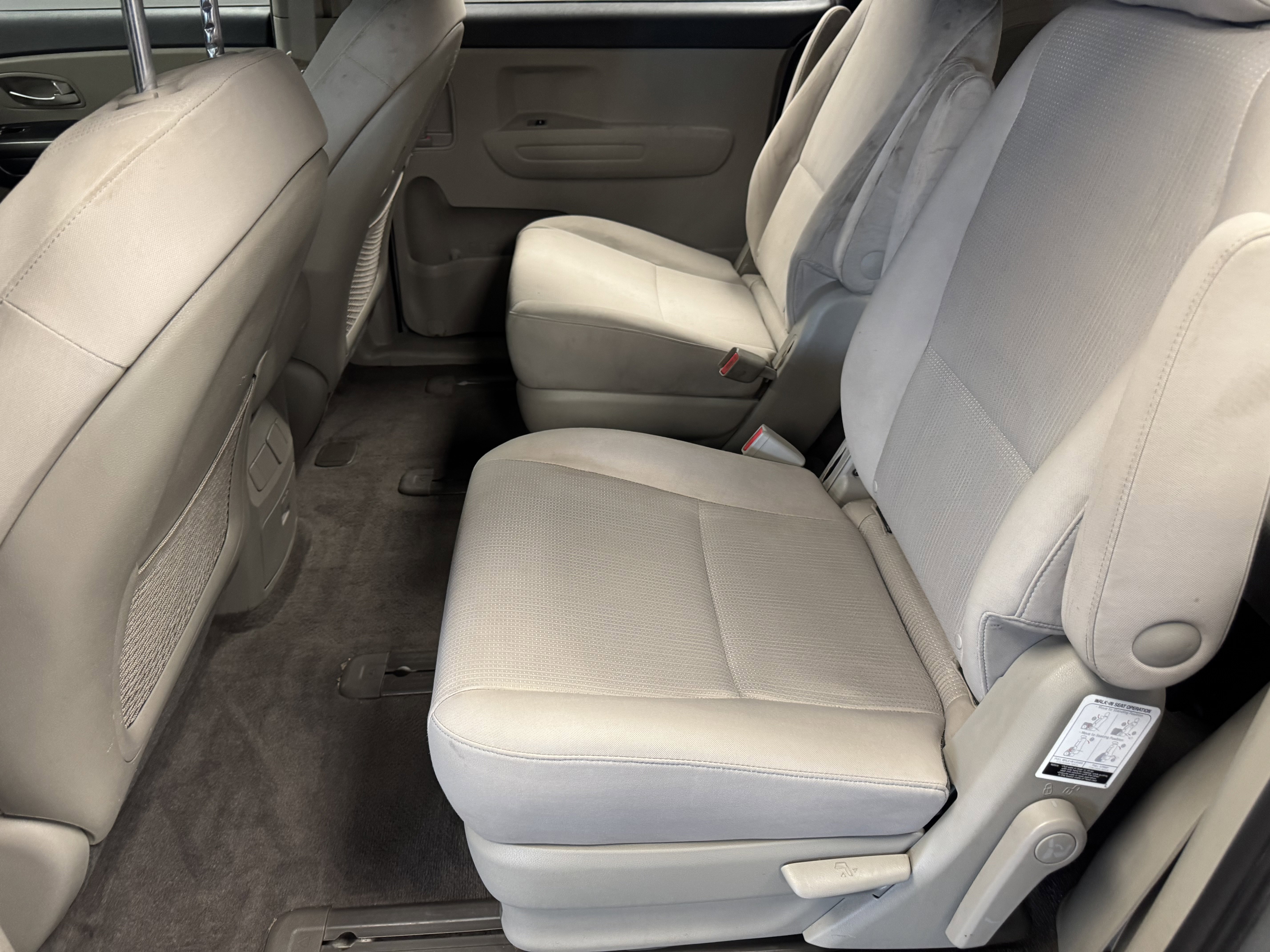 Used 2019 Kia Sedona L FWD image 11