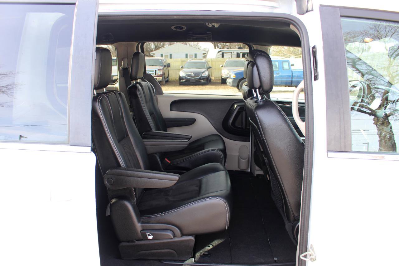 Used 2019 Dodge Grand Caravan SXT FWD image 31