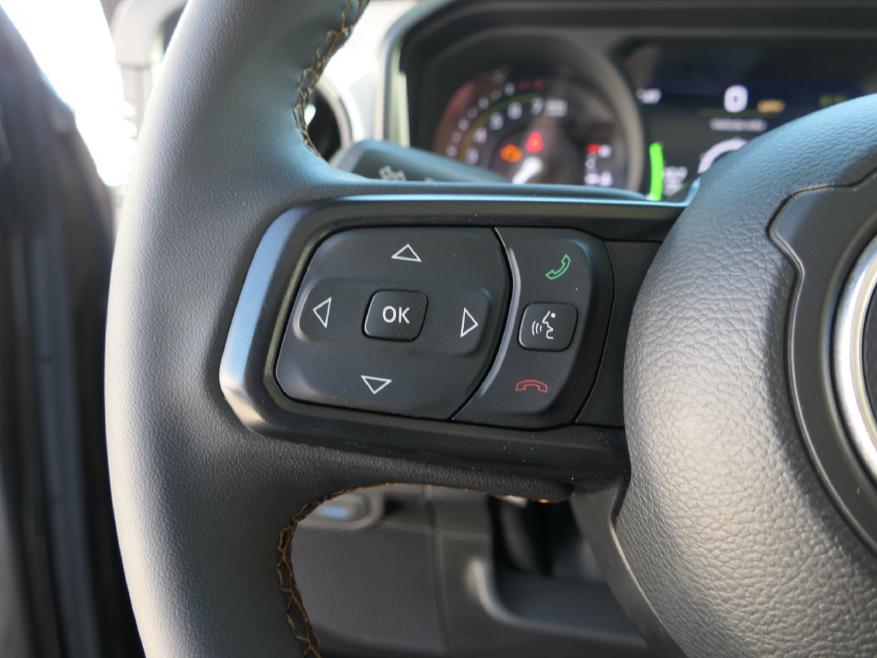 Used 2024 Jeep Wrangler Unlimited AWD/4WD image 17