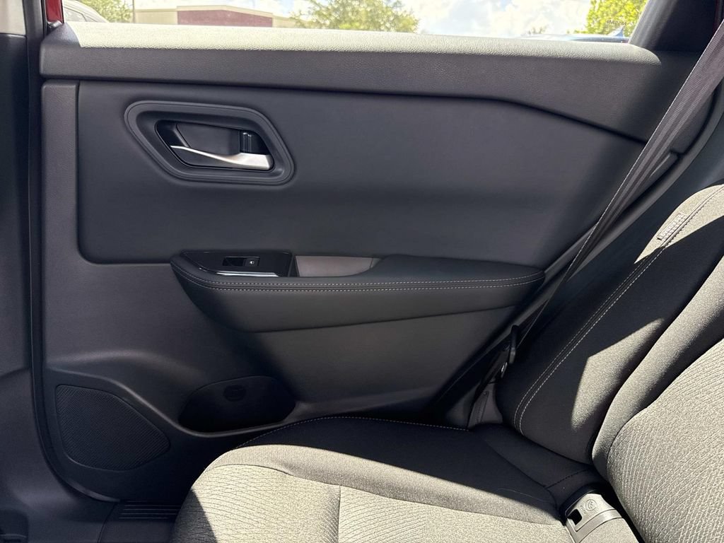 Used 2026 Nissan Rogue SV FWD image 17