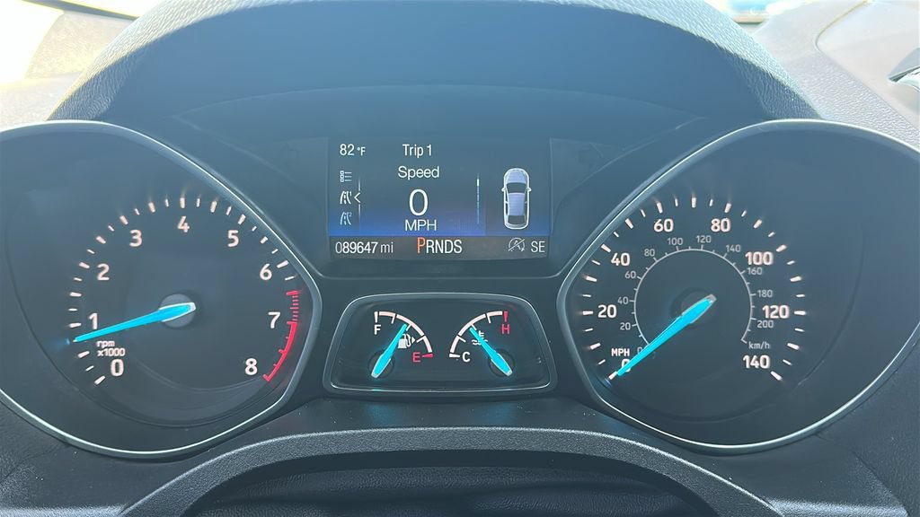 Used 2018 Ford Escape SE w/ SE Sync 3 Package FWD image 2