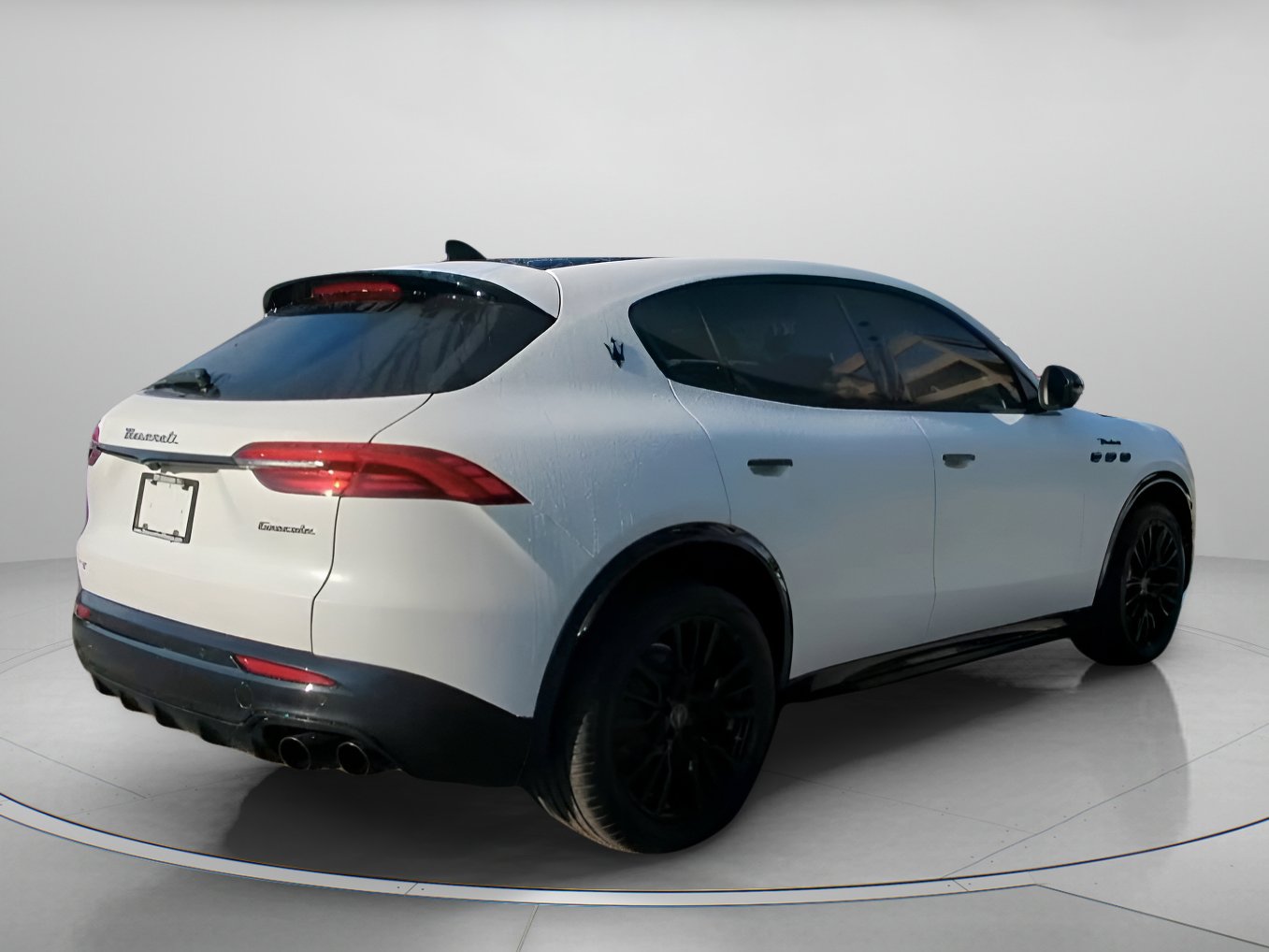 Used 2025 Maserati Grecale Modena AWD/4WD image 28
